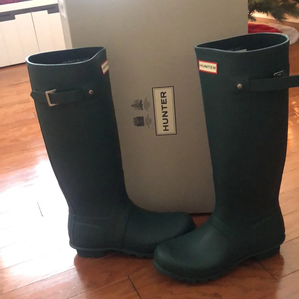 Women's Hunter Rain Boots - Picture 2 of 8